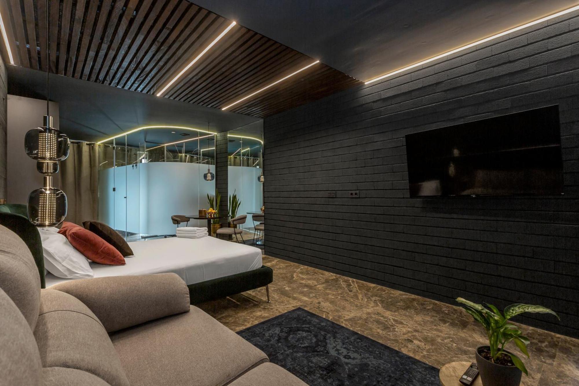 Evolution Luxury Aparthotel *